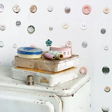 Buttons nappitapetti Studio Dittelta kuva