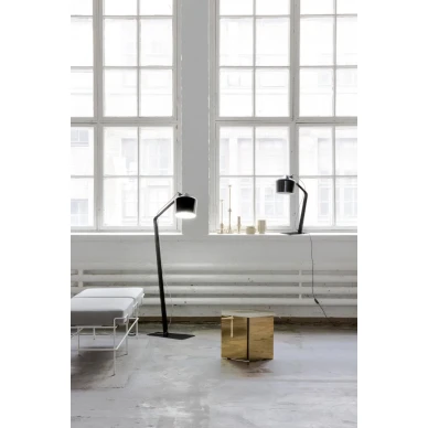 Innolux Pasila golvlampa svart kuva