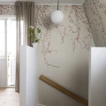 Ruskea beige lehtitapetti Aralia Sandbergilta S10175