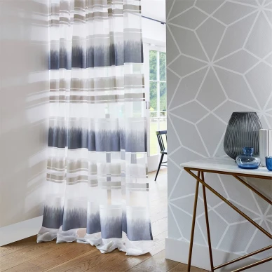 Axal harmaa valkoinen geometrinen tapetti Harlequinilta kuva