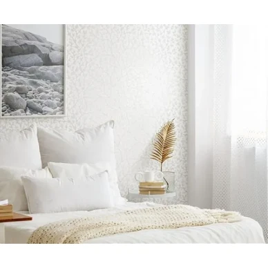 Vaalea kukkatapetti Oratuomi Sanduddilta 5311 1 image