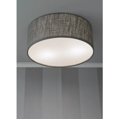 Aneta Bendir taklampa med i brun trasa kuva