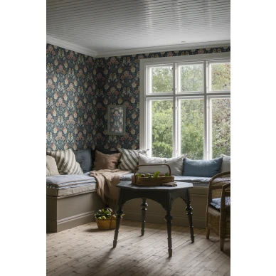 Dahlia Garden sininen kukkatapetti olohuoneeseen Borastapeterilta image