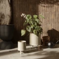 Bau Pot iso ja pieni kukkarukku Ferm Living