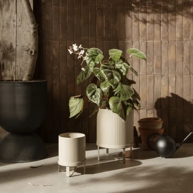Bau Pot iso ja pieni kukkarukku Ferm Living image
