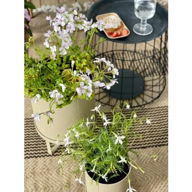 Ferm Living ruukku KUVA villaurinko image