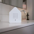 Täckljudbox med fågelkvitter