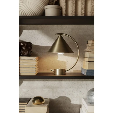 Ferm Living Meridian bordslampa brass kuva