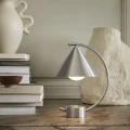 Meridian Lamp harmaa poytavalaisin ilman johtoa Ferm Livingilta