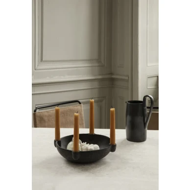 Bowl candle holder moderni tummanharmaa kynttilanjalka Ferm Livingilta kuva