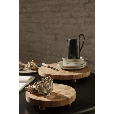 Ferm Living Chess Cutting Board Round skärbräde image