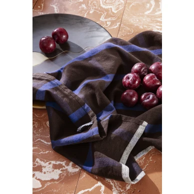 Hale Tea Towel ruskea sininen ruudullinen keittiopyyhe keittioon Ferm Living image