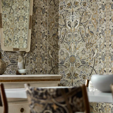 Bullerswood harmaa ruskea kuviollinen lintutapetti ruokailuhuoneeseen Morrikselta kuva