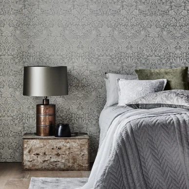 Pure Strawberry Thief harmaa hopea lintutapetti makuuhuoneeseen Morris image