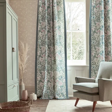 Mallow vaaleanroosa kukkatapetti olohuoneeseen Morris image