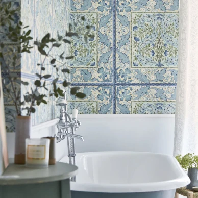 Wilhelmina ruudullinen kukkatapetti kylpyhuoneeseen Morris kuva