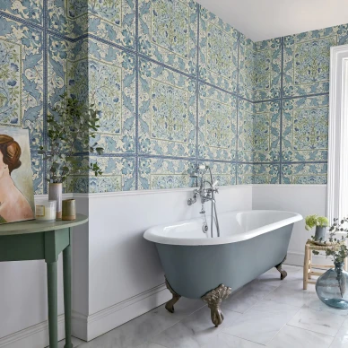 Wilhelmina sininen kukkatapetti kylpyhuoneeseen Morris kuva