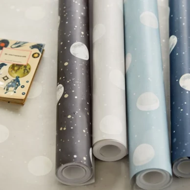 Glow in the Dark avaruustapetti hohtaa pimeassa Eijffingerilta kuva