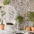 Zebra Skin mustavalkoinen seepraraidallinen tapetti olohuoneeseen eijffingerilta 300601