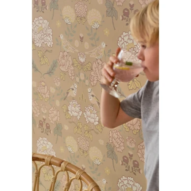 June beige lintutapetti lastenhuoneeseen Majvillanilta 136 03 image