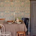 June vihrea kukkatapetti ruokailuhuoneeseen Majvillanilta 136 02