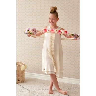 Drop Curtain graafinen tapetti lastenhuoneeseen Majvillan 137 01 kuva