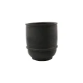 Ground Planter korkea musta betoniruukku House Doctorilta