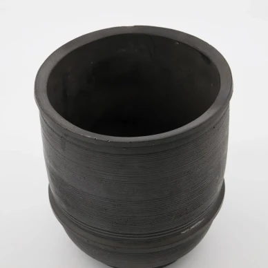 Ground Planter korkea musta iruukku House Doctorilta kuva