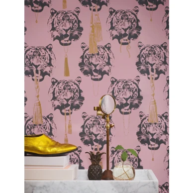 Coco Tiger roosa tiikeritapetti olohuoneeseen Studio Lisa Bengtsson image