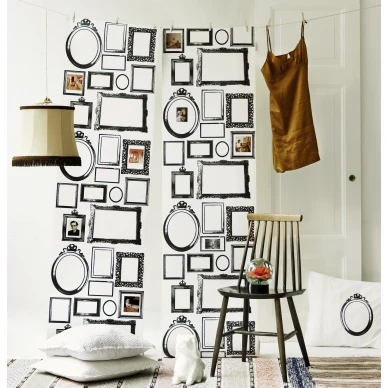 Familjen mustavalkoinen kehystapetti olohuoneeseen Studio Lisa Bengtsson kuva