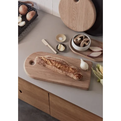 Yumi Cutting Board puinen pitka leikkuulauta OYOY kuva