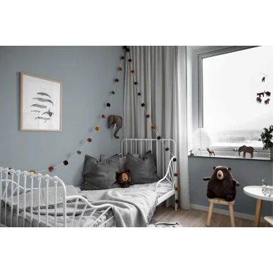 8633 sininen yksivarinen paperitapetti lastenhuoneeseen Borastapeterilta kuva