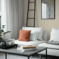 8637 keltainen yksivarinen tapetti olohuoneeseen Borastapeterilta