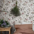 Marions Mural valkoinen kukkatapetti makuuhuoneeseen Borastapeterilta