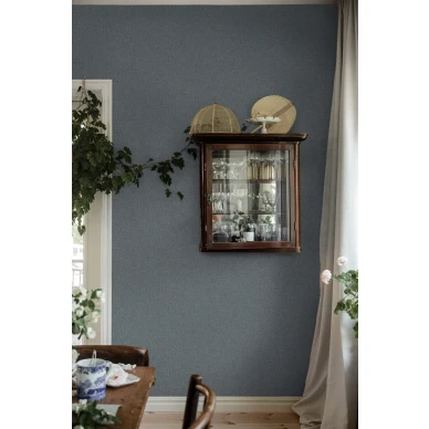 Weavers Wall sininen yksivarinen tapetti olohuoneeseen Borastapeterilta kuva