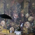 Designers Guild monivarinen kukkatapetti Minakari tyohuoneeseen