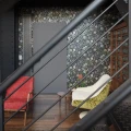 Designers Guild tumma kukkatapetti Mansur