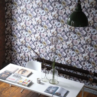Designers Guild kukkatapetti Pahari olohuoneeseen image