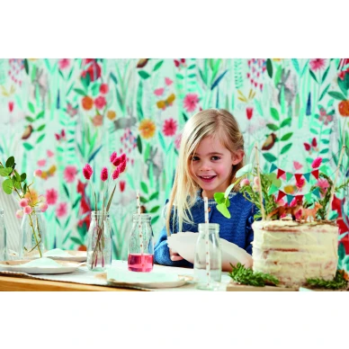 Hide and Seek leikkimielinen varikas lastenhuoneentapetti Harlequinilta kuva