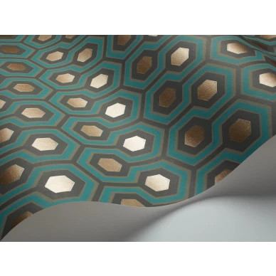 Hicks Hexagon vihrea pronssinvarinen geometrinen tapetti metallivareilla Cole et Sonilta kuva