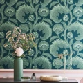 Fanfare Flock suurikuvioinen sininen vihrea lehtitapetti Cole et Sonilta 116 7026
