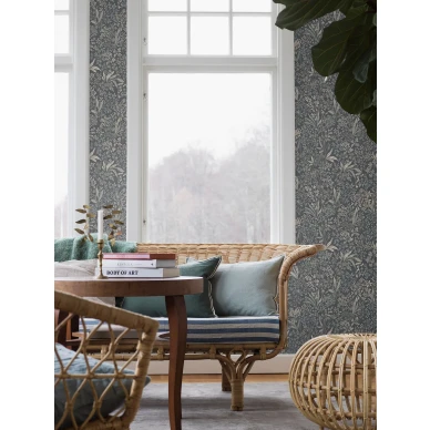 Nocturne sininen kukkatapetti olohuoneeseen Borastapeterilta 2024 image