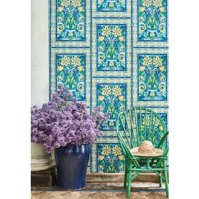 Triana sininen keltainen kukkakaakelitapetti olohuoneeseen Cole et Sonilta 117 5013 kuva