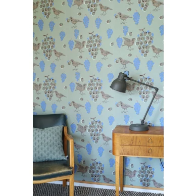 Sinivihrea lintutapetti Ken Kiuruista Kaunein 64674 Pihlgren ja Ritolalta kuva Hanna Kuuskoski image