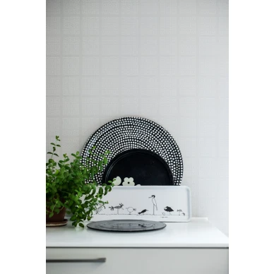 Harmaa ruututapetti Koto 64231 Pihlgren ja Ritolalta Kuva Saara Kudjoi kuva