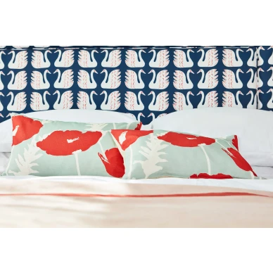 Swim Swam Swan sinivalkoinen lintutapetti makuuhuoneeseen Scionilta 112797 image