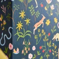 Garden of Eden tumma kuviollinen tapetti Scionilta