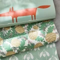 Mr Fox vaaleanvihrea kettutapetti Scionilta