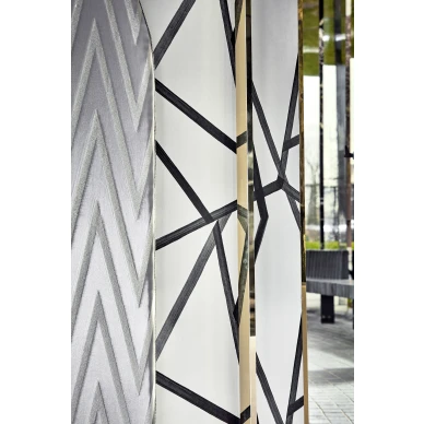 Sumi mustavalkoinen graafinen linjatapetti olohuoneeseen Harlequinilta image