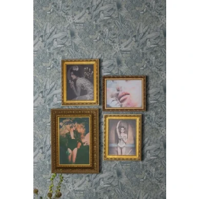 Furada beige harmaa rauhallinen lehtitapetti olohuoneeseen Rebel Wallsilta image